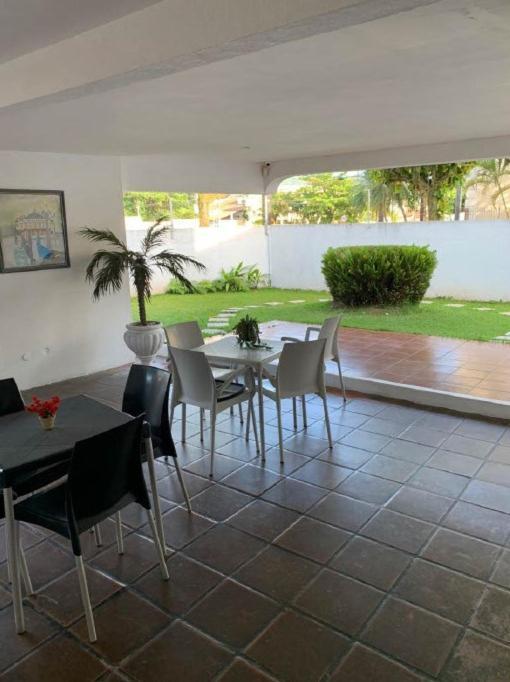 Apartamento 2 Quartos A 5 Minutos A Pe Da Praia Da Enseada Γκουαρούχα Εξωτερικό φωτογραφία