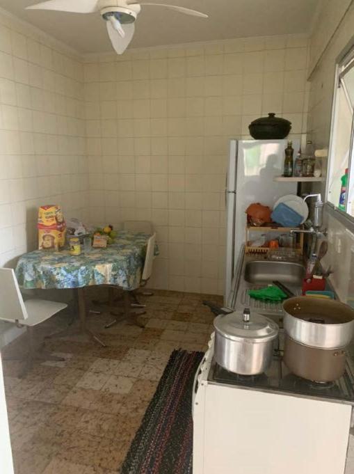 Apartamento 2 Quartos A 5 Minutos A Pe Da Praia Da Enseada Γκουαρούχα Εξωτερικό φωτογραφία