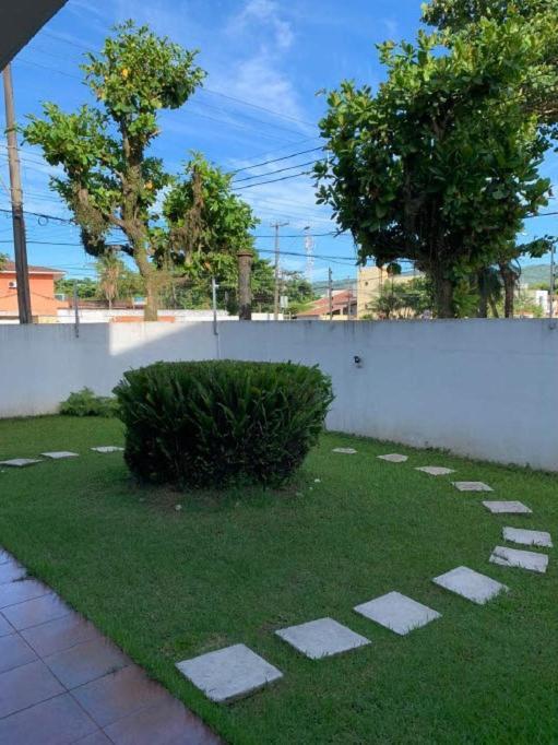 Apartamento 2 Quartos A 5 Minutos A Pe Da Praia Da Enseada Γκουαρούχα Εξωτερικό φωτογραφία