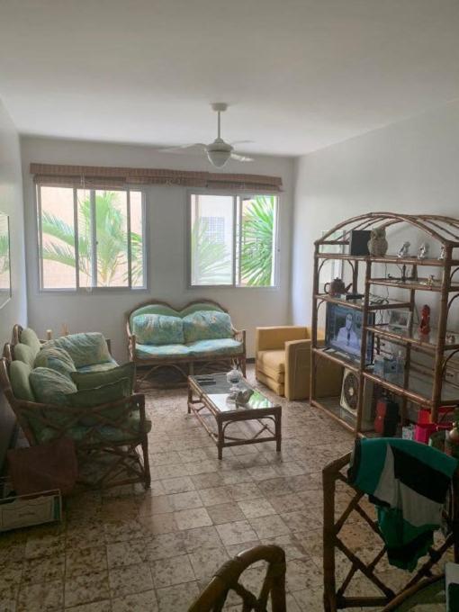 Apartamento 2 Quartos A 5 Minutos A Pe Da Praia Da Enseada Γκουαρούχα Εξωτερικό φωτογραφία