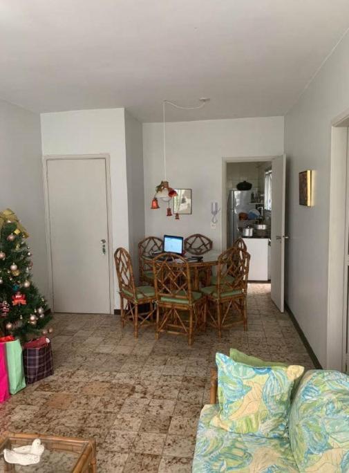 Apartamento 2 Quartos A 5 Minutos A Pe Da Praia Da Enseada Γκουαρούχα Εξωτερικό φωτογραφία