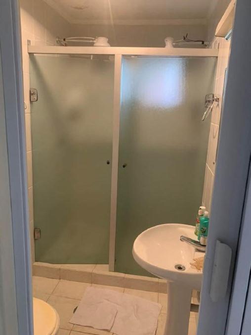 Apartamento 2 Quartos A 5 Minutos A Pe Da Praia Da Enseada Γκουαρούχα Εξωτερικό φωτογραφία